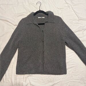 Abercrombie Pearl Button Collared Cardigan. Only worn a few times